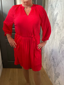 Robe plissée avec manches voiles ROUGE